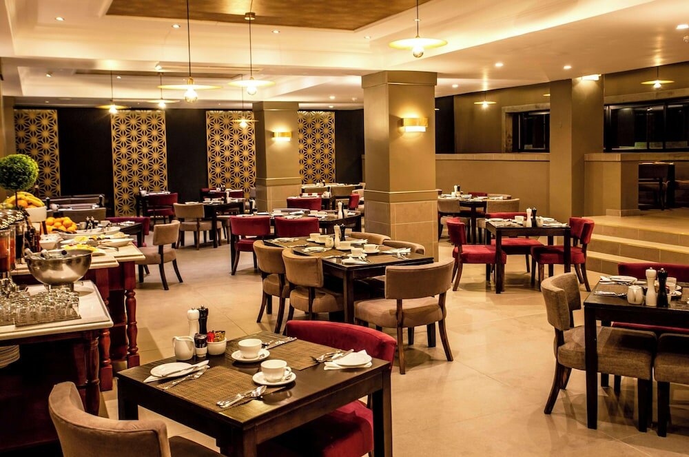 Фото Avani Windhoek Hotel & Casino