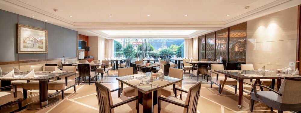Фото Qingdao Seaview Garden Hotel