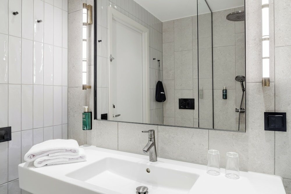 Фото Home Hotel Tapetfabriken