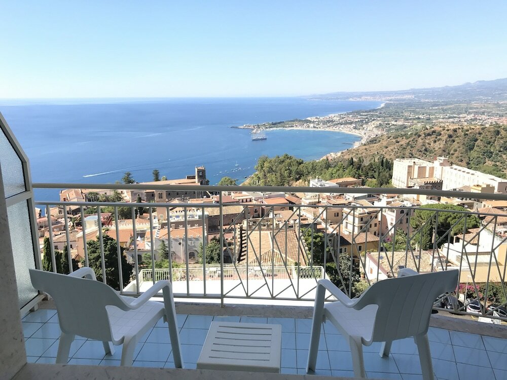 Фото Hotel Mediterranee