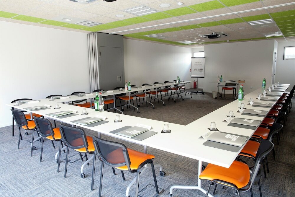 Фото Campanile Clermont Ferrand Centre