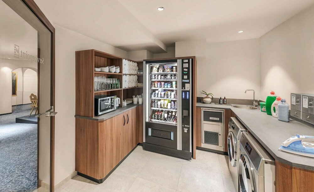 Фото Hotel Schwarzer Adler