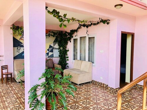 Гостиница Backyard Hotel в Багмати