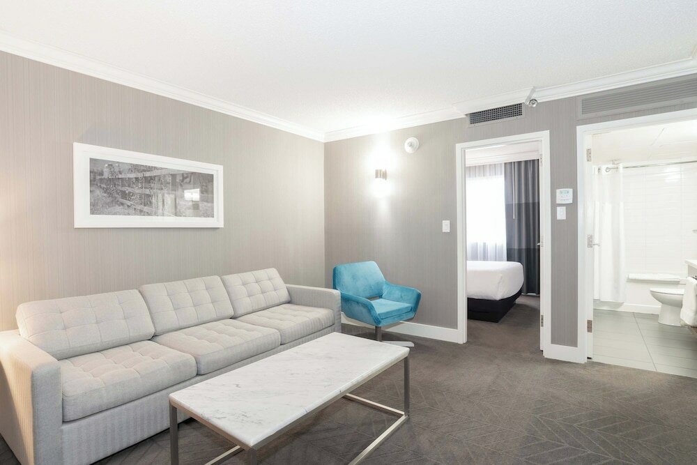 Фото Sandman Signature Lethbridge Lodge