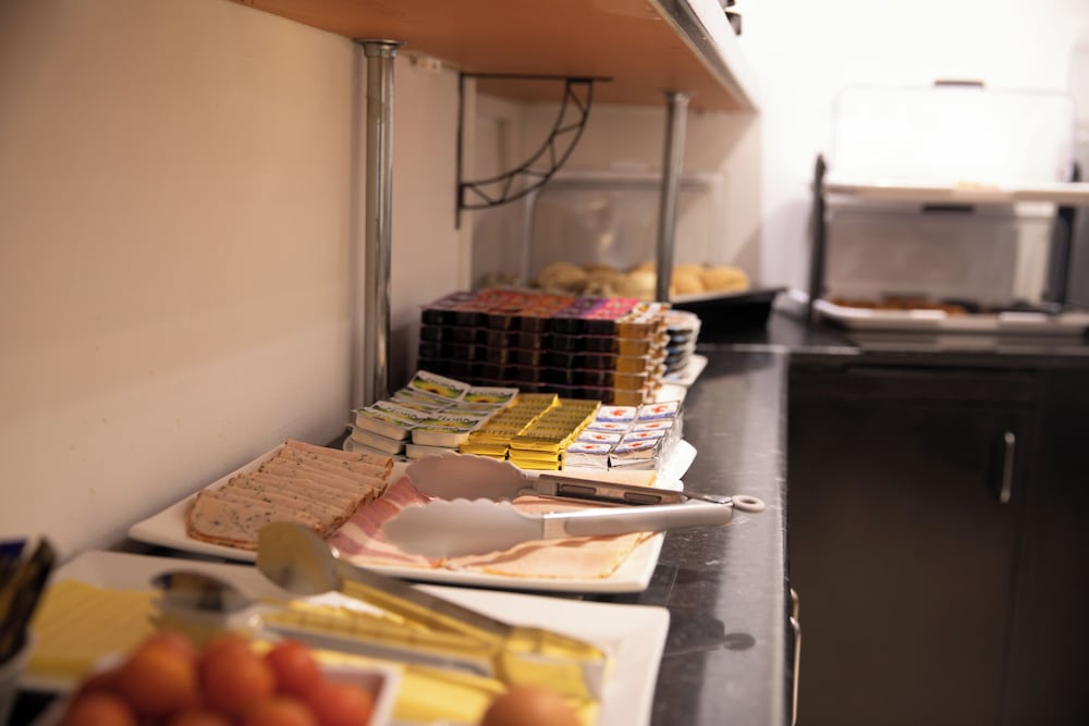 Фото Duke of Leinster Hotel