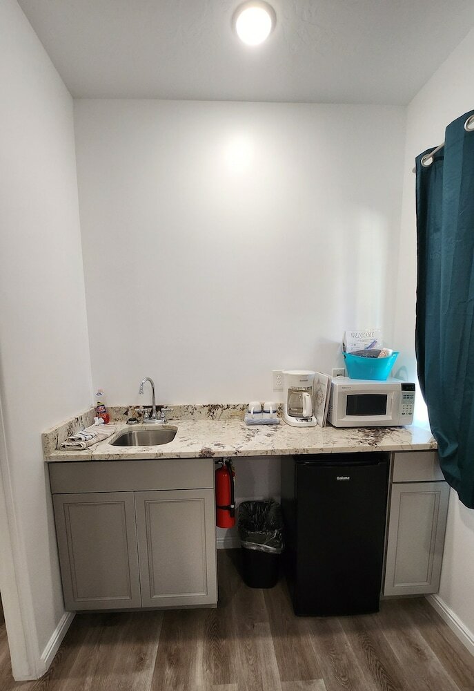 Фото Hurricane Hideaway Lodging