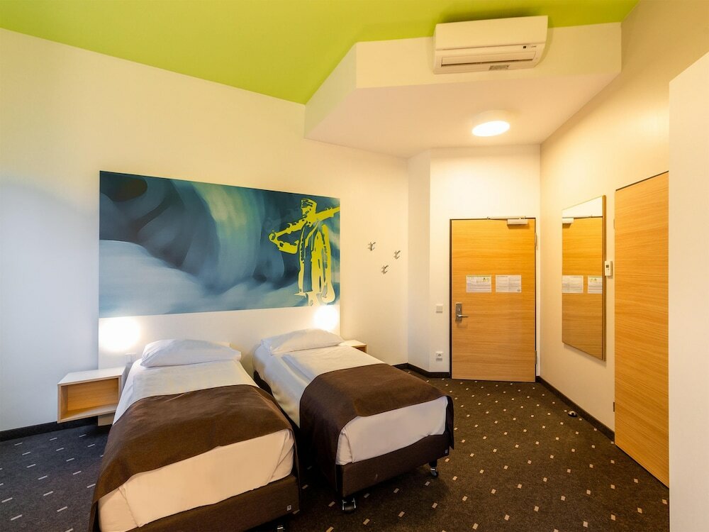 Фото B&b Hotel Krefeld