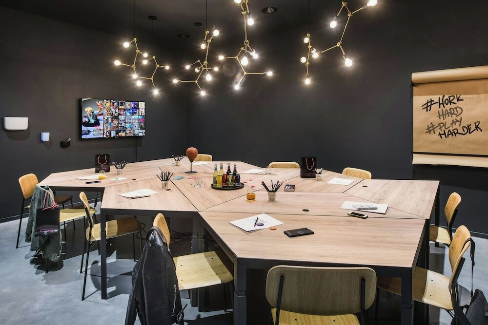 Фото Moxy Stuttgart Feuerbach