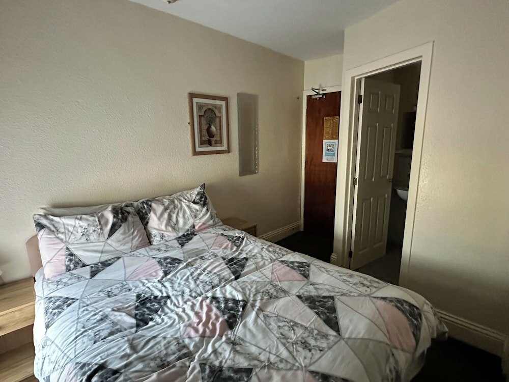 Фото The Alondra Hotel