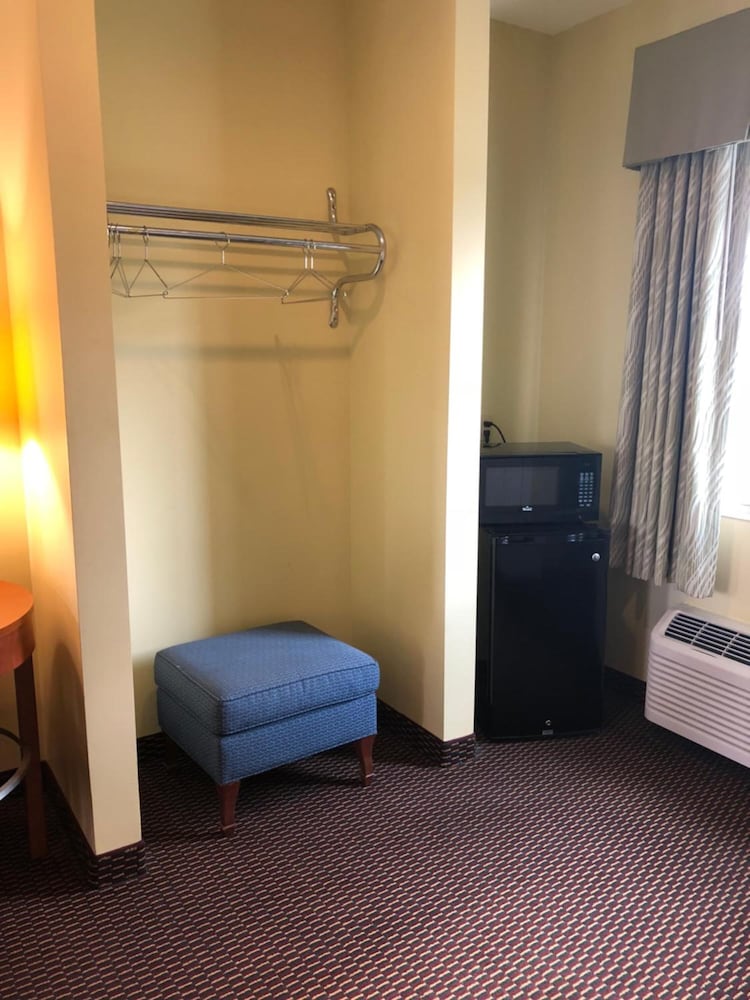 Фото Budget Inn Williamsport