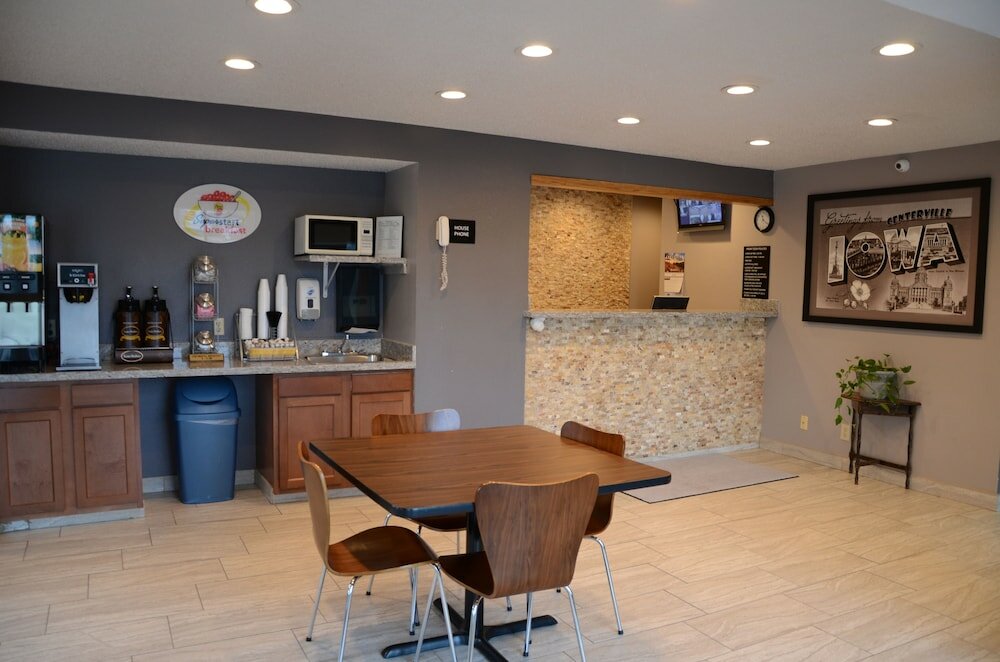 Фото Super 8 by Wyndham Centerville