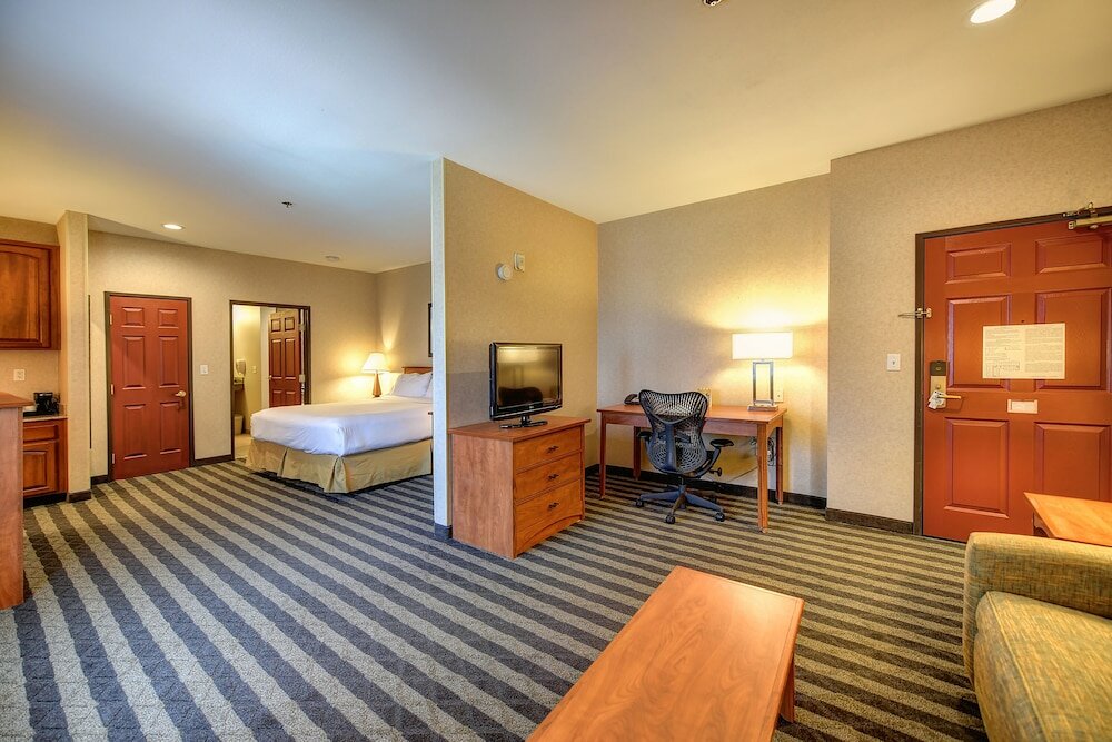 Фото Holiday Inn Express Hotel & Suites Manteca, an Ihg Hotel