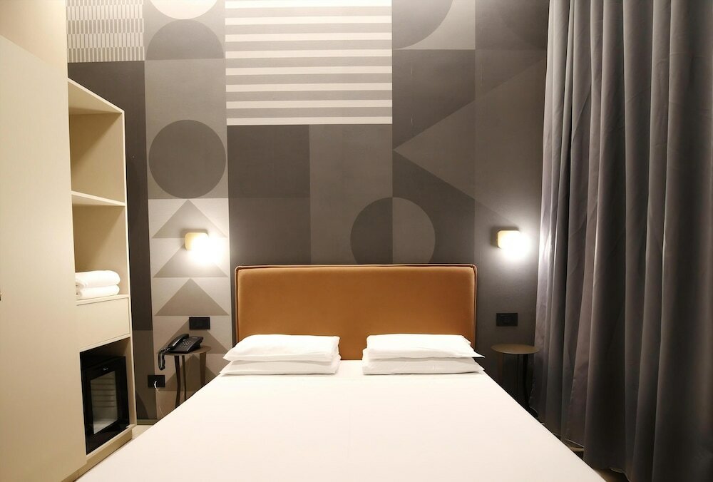 Фото The B Place