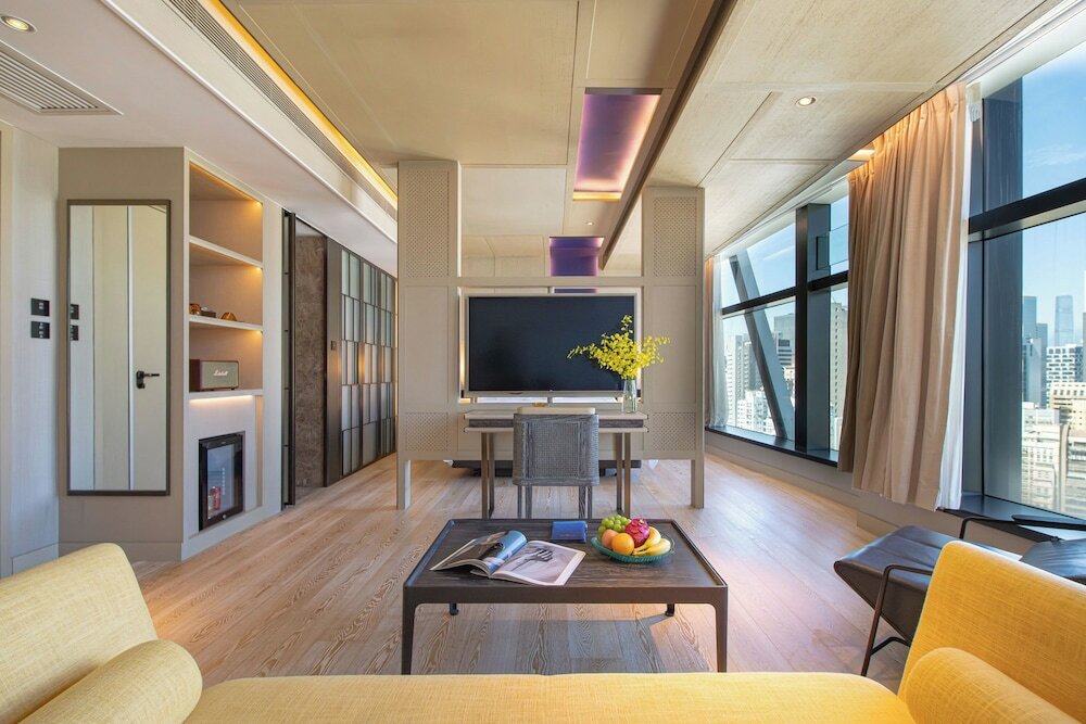 Фото The Emperor Hotel