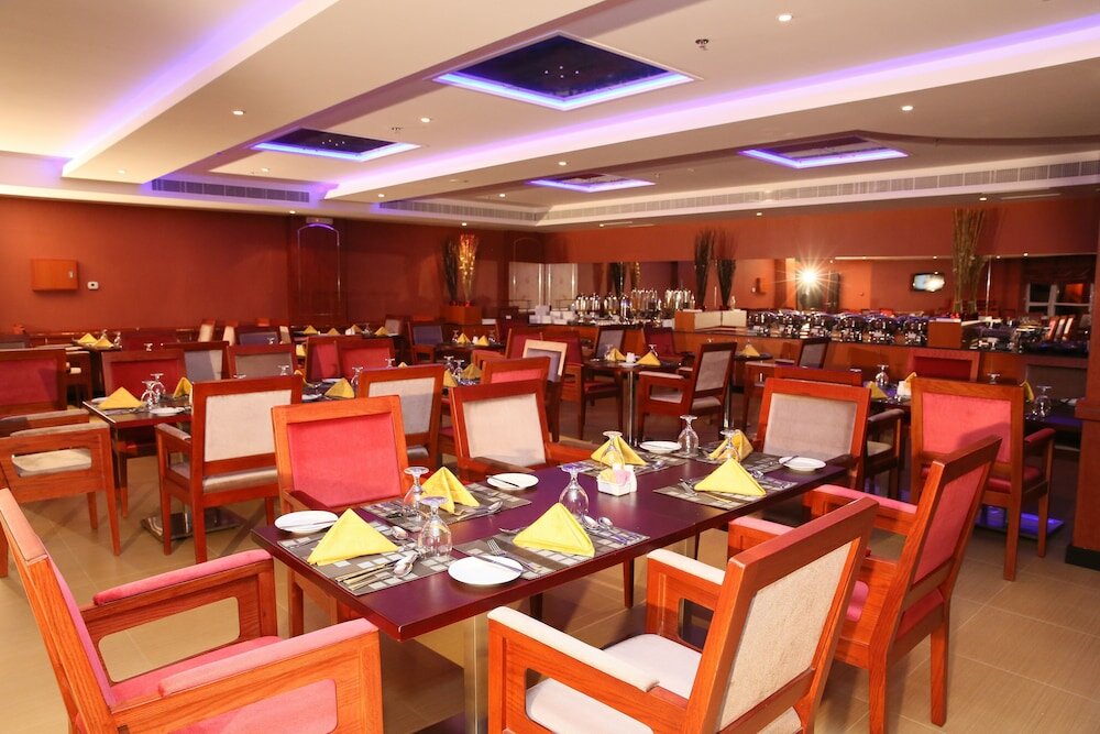 Фото Royal Phoenicia Hotel