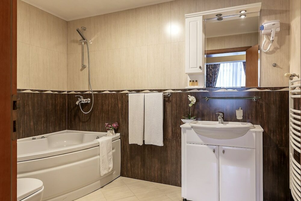 Фото Maxim Boutique Hotel