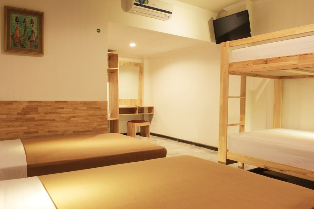 Фото Hotel Karthi