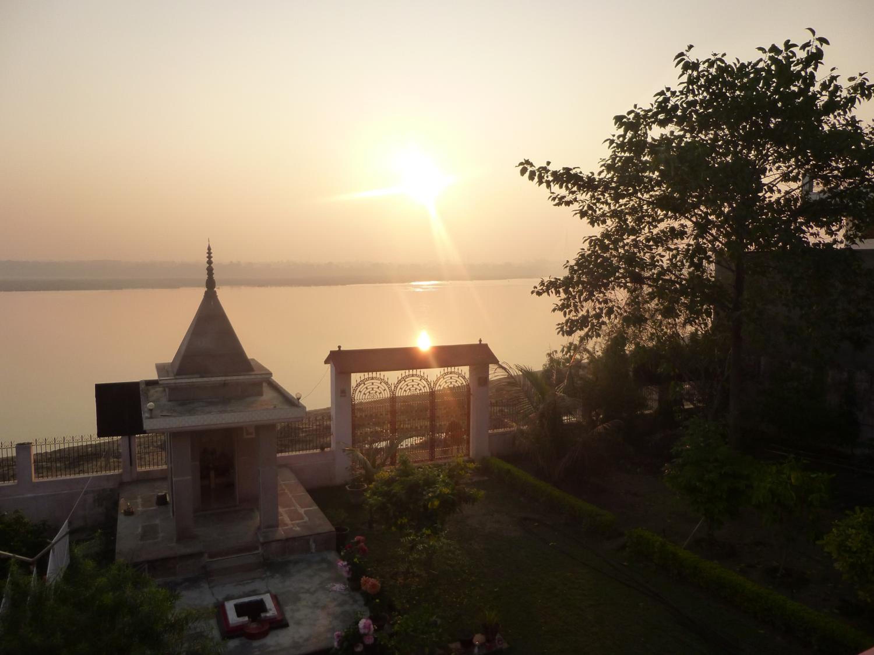 Фото Shri Yoga Mandir Guest House