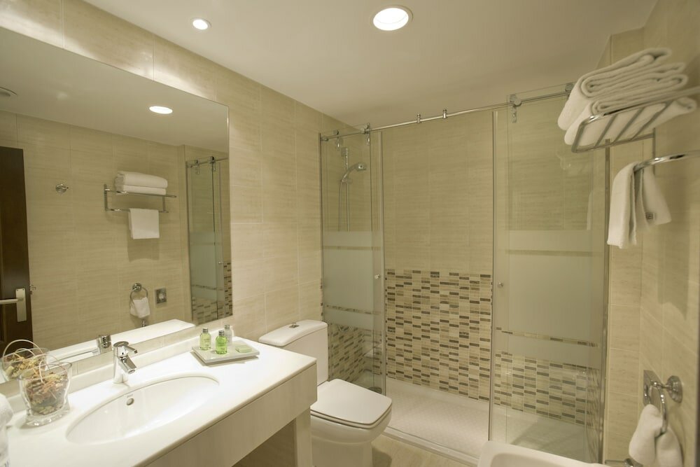 Фото Nh Oviedo Principado