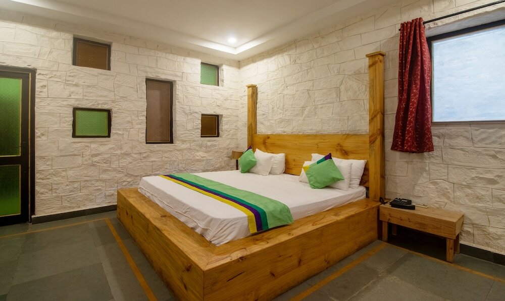 Фото Capital O 35409 Hotel Megh Niwas