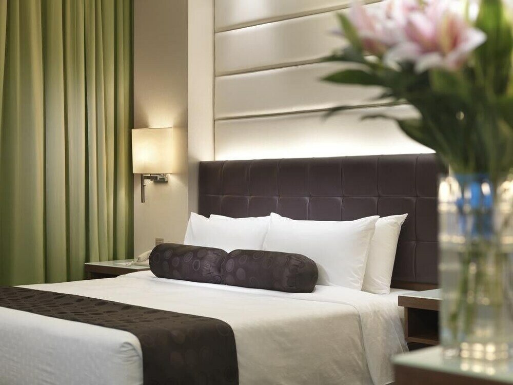 Фото The Boulevard - A St Giles Hotel