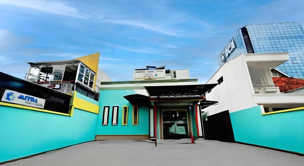 Фото RedDoorz near Taman Bungkul