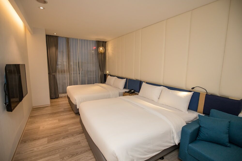 Фото Explore Hotel