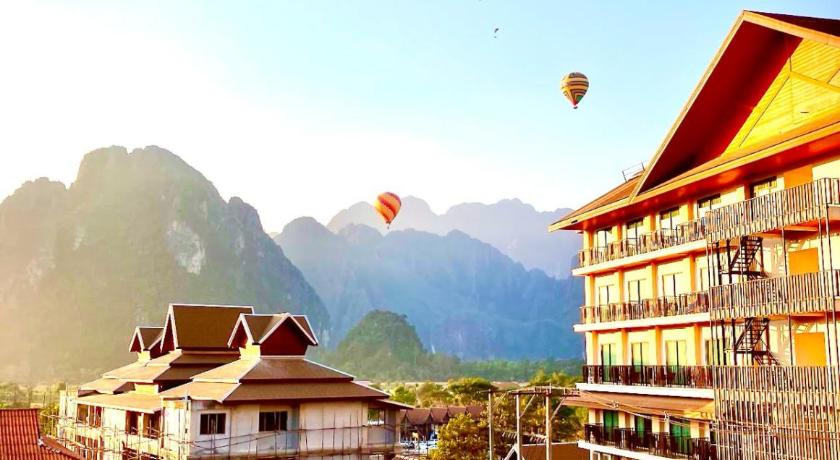 Фото отеля 2