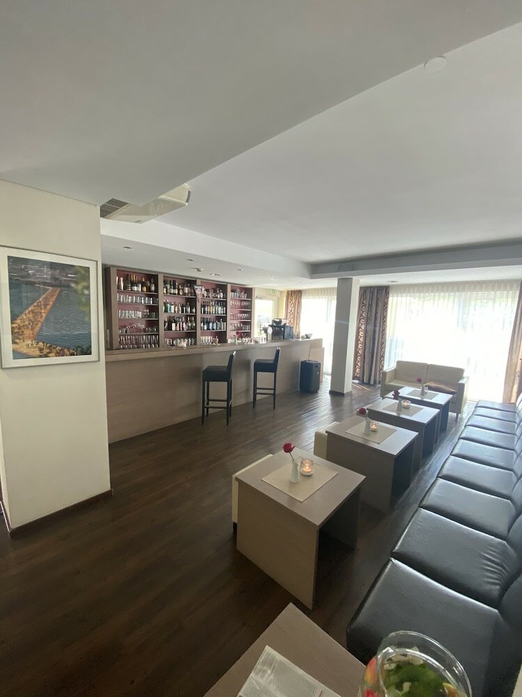 Фото Hotel Rödelheimer Hof - Am Wasserturm