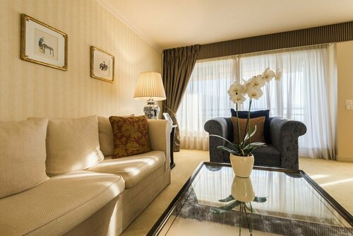 Внешний вид отеля Royal Plaza Montreux в Монтрё, фото 3