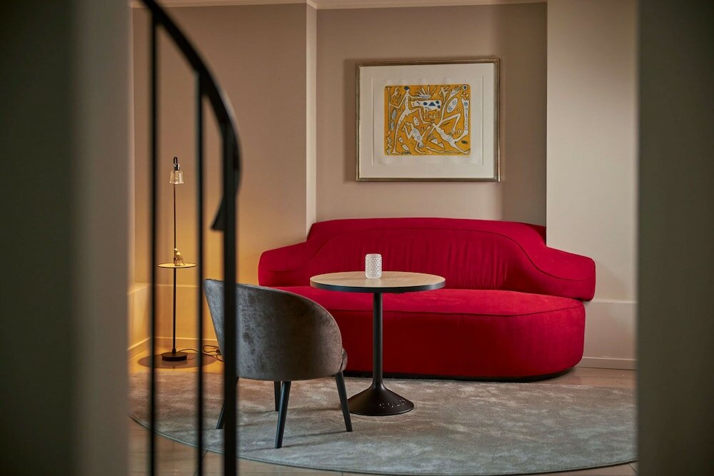 Фото Wasserturm Hotel Cologne, Curio Collection by Hilton