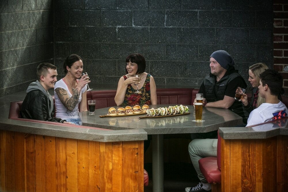 Фото Tonsley Hotel