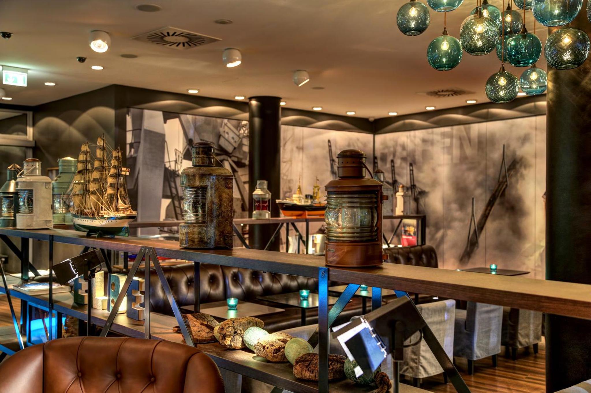 Фото Motel One Hamburg am Michel