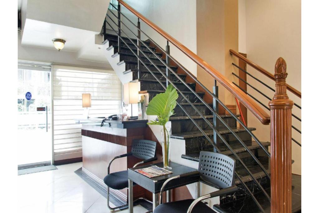 Фото Townhouse Oak Avitel Hotel