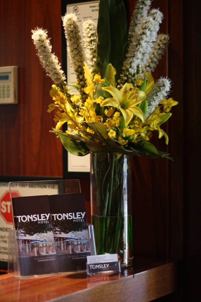 Фото Tonsley Hotel