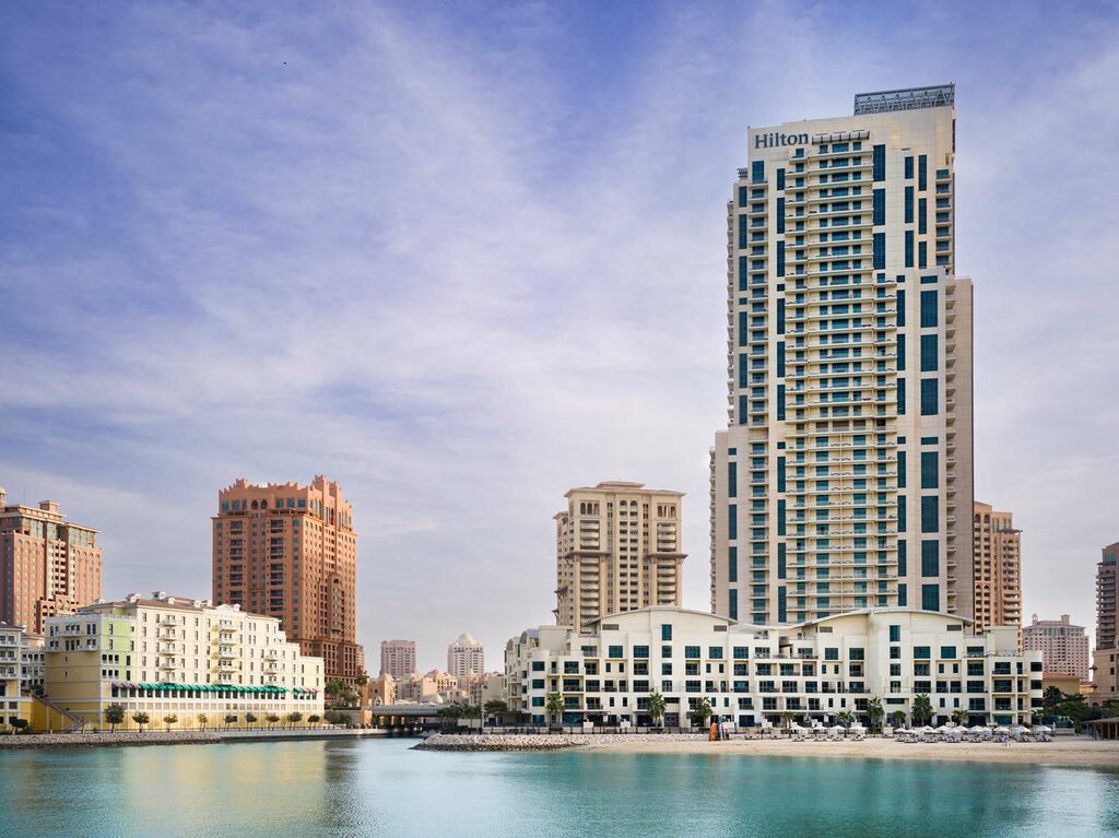 فندق Doha Bank ATM - Hilton Doha The Pearl Residences ، الدوحة، صورة