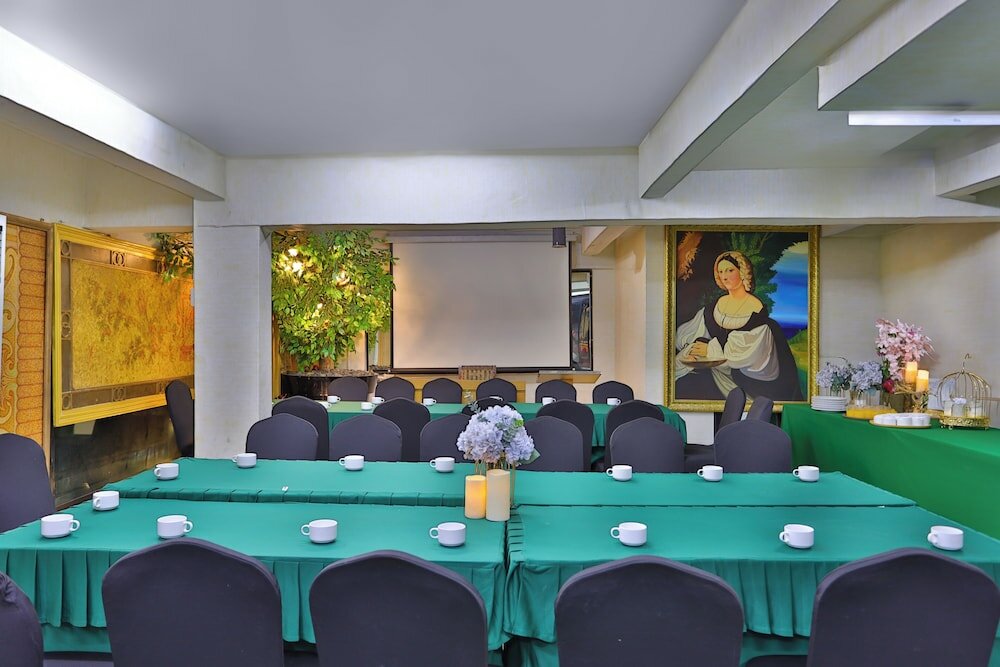 Фото Diamond City Hotel