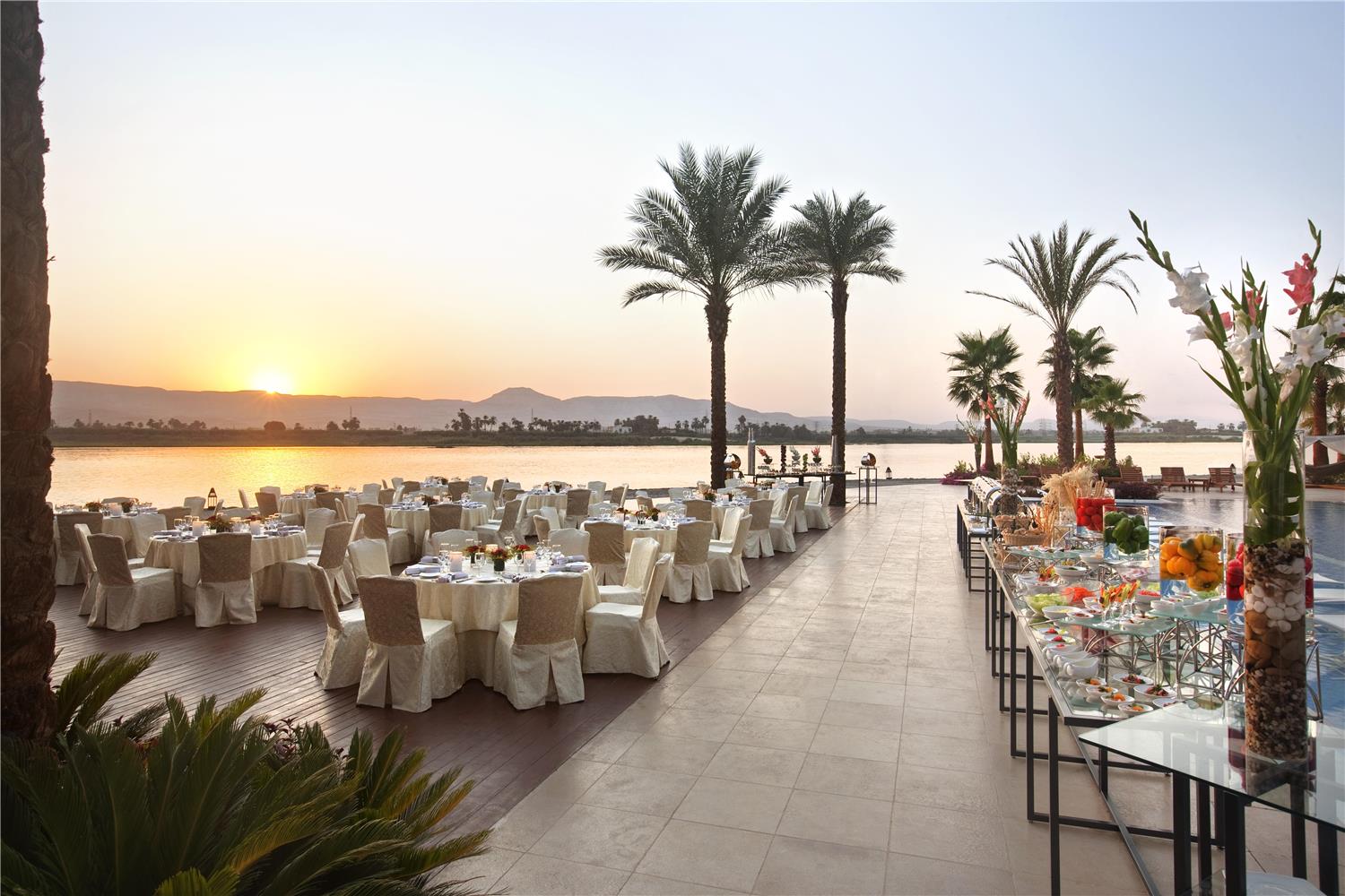 Фото Hilton Luxor Resort & SPA