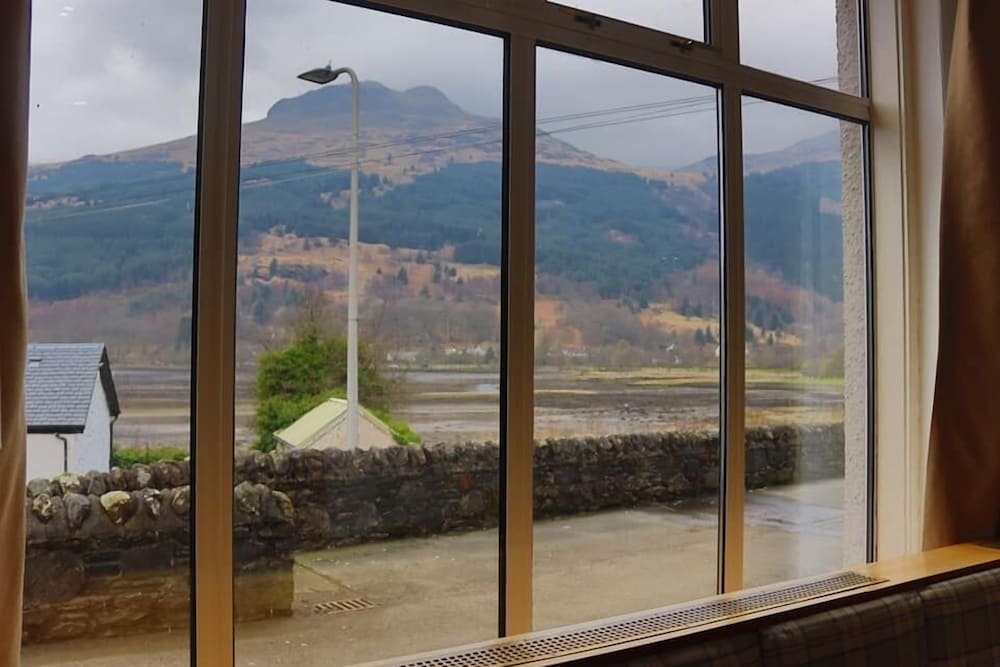 Фото Loch Long Hotel