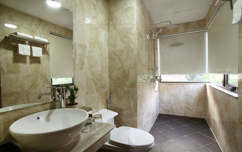 Фото Blue Pearl West Hotel