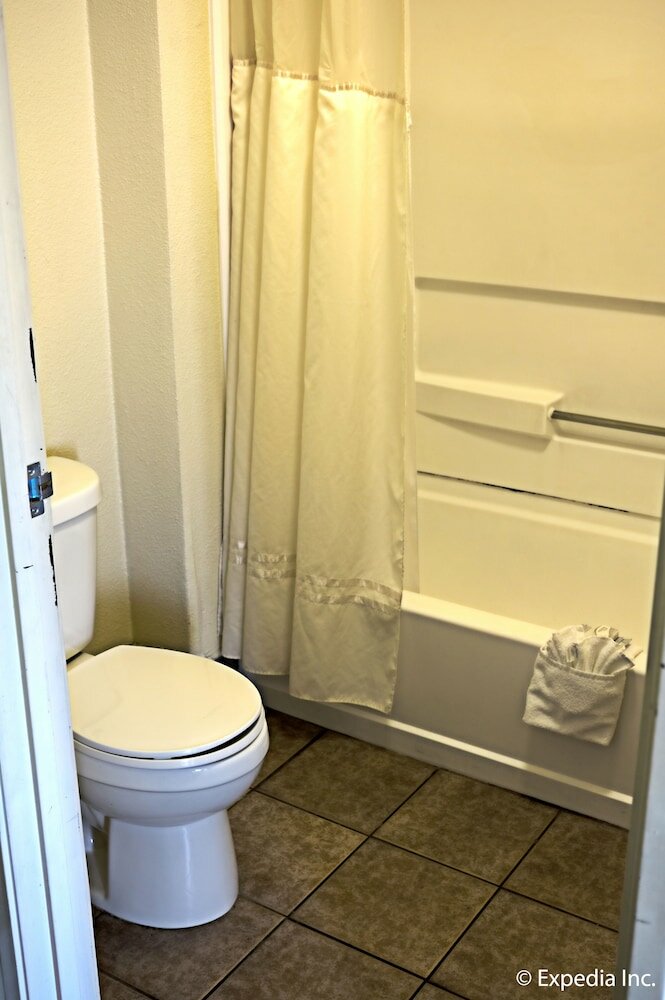 Фото Key Inn & Suites