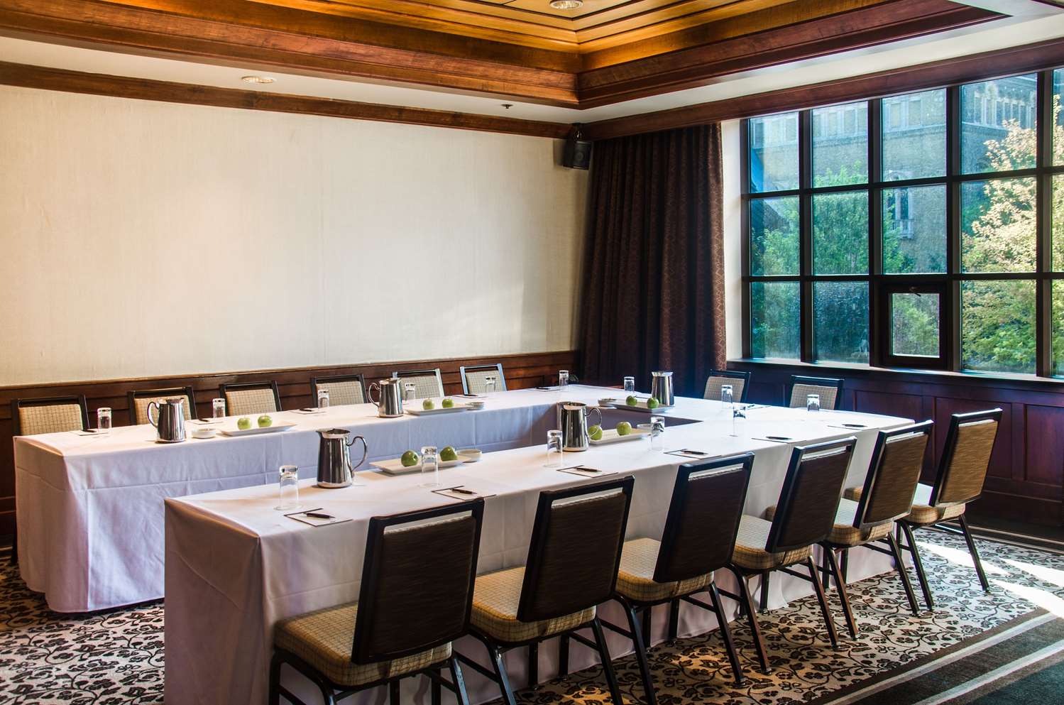 Фото The Yorkville Royal Sonesta