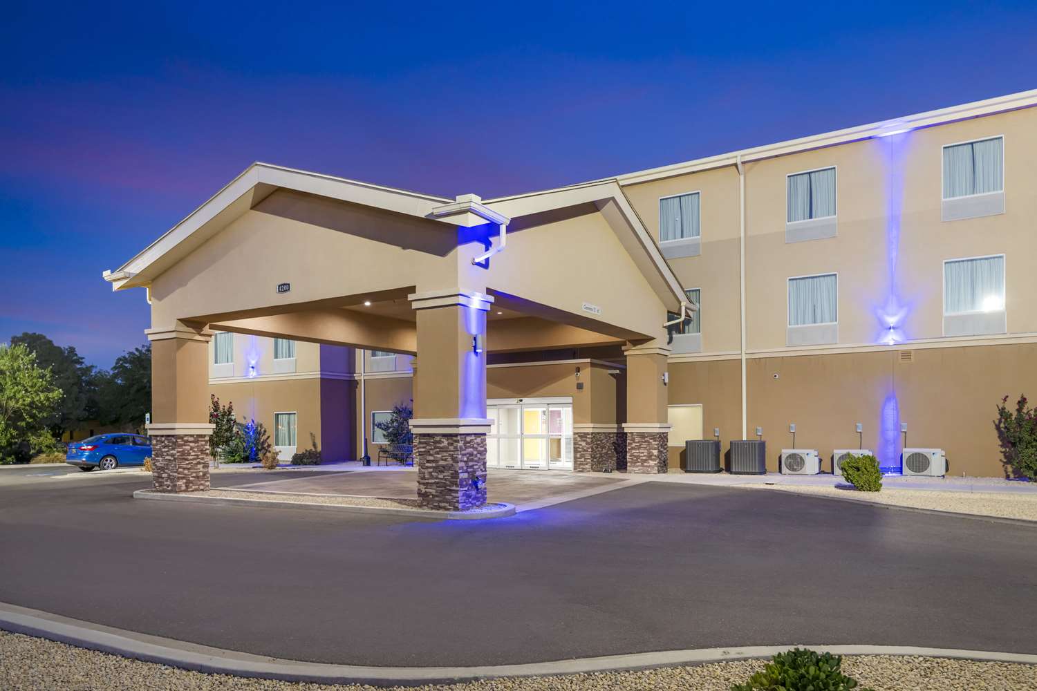 Фото Quality Inn & Suites Carlsbad Caverns Area