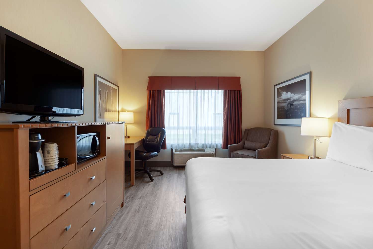 Фото Best Western Grande Prairie Hotel & Suites