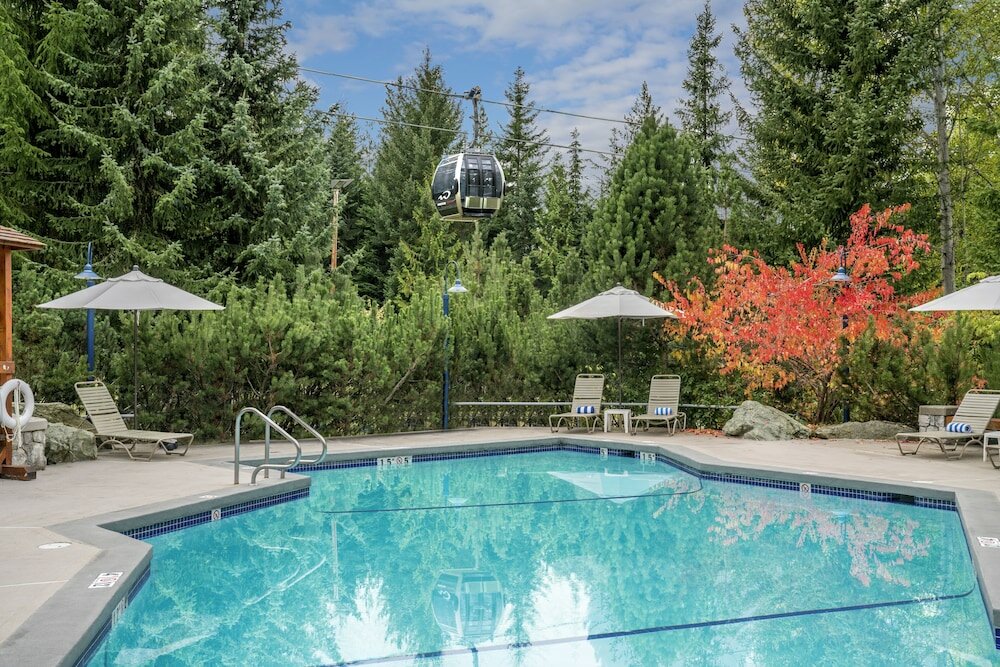 Фото Blackcomb Springs Suites by Clique