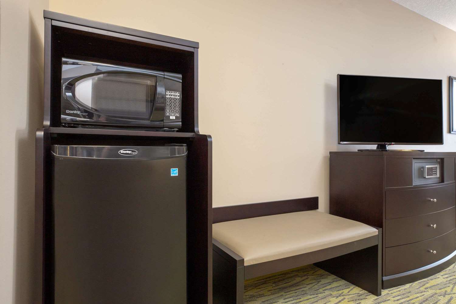 Фото Super 8 by Wyndham Canmore