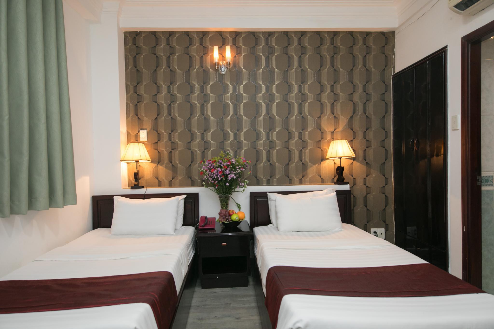 Фото Nouveau Happy Inn