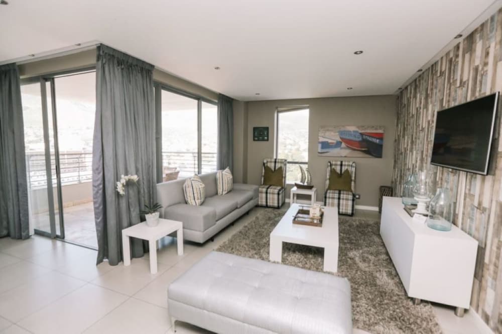 Фото Mandela Rhodes Place Hotel