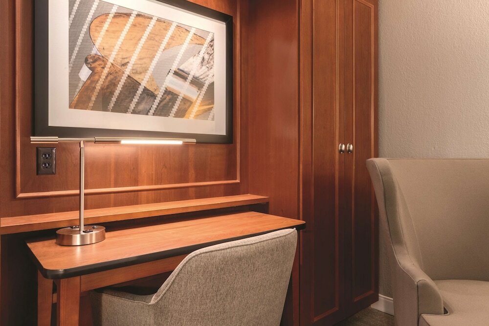 Фото Hampton Inn Des Moines-Airport