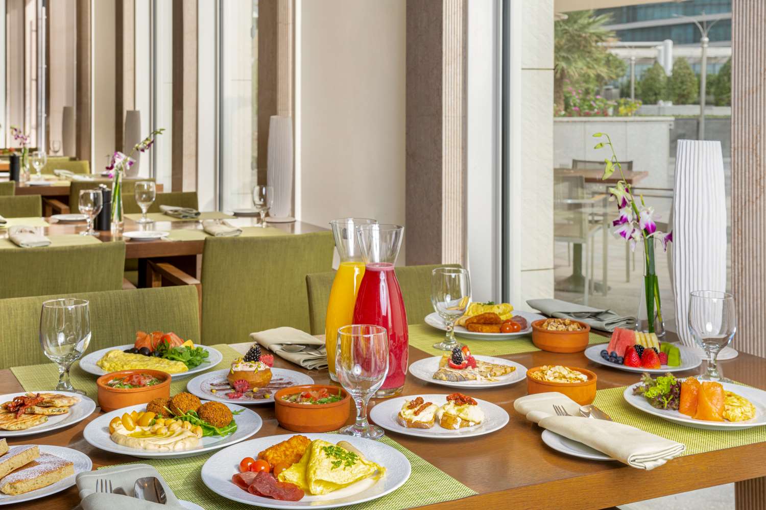 Фото Hilton Riyadh Hotel & Residences